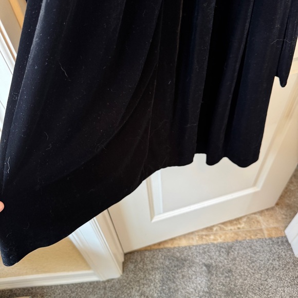 Oscar de la Renta Pink Label S Black Velvet Robe with Floral Embroidery - Picture 6 of 8